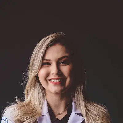 Dra. Samara Amorim de Araújo Kunrath, clínica médica